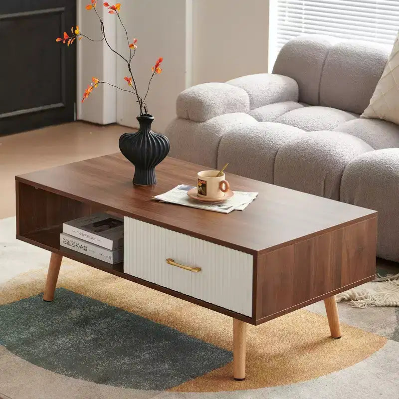 41W Couchtisch, Beistelltisch mit Schiebeschublade, Beinen aus Massivholz und verstellbaren PVC-Füßen, Natur/Weiß/Walnuss