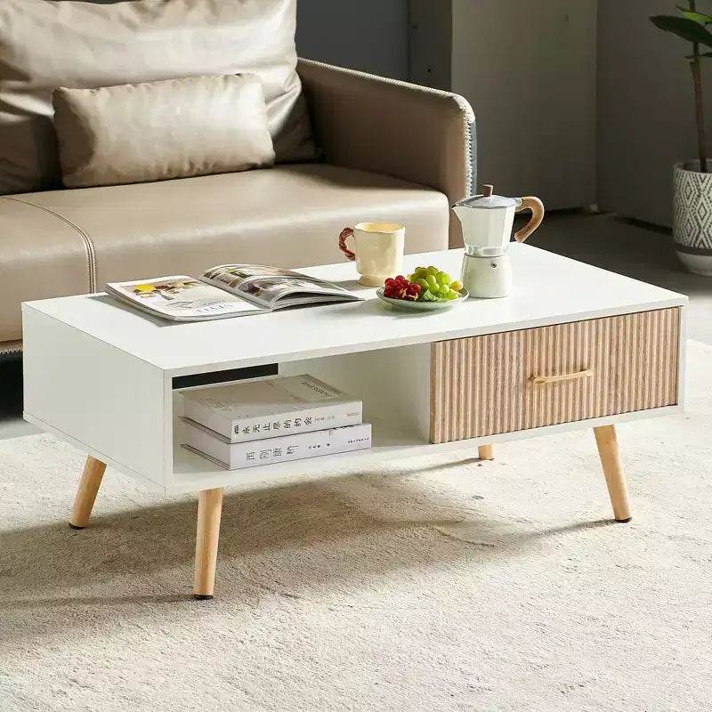 41W Couchtisch, Beistelltisch mit Schiebeschublade, Beinen aus Massivholz und verstellbaren PVC-Füßen, Natur/Weiß/Walnuss