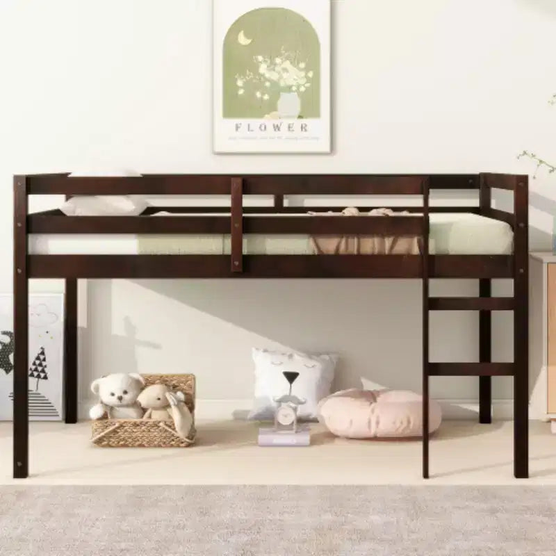 Fabricado en madera maciza para mayor durabilidad