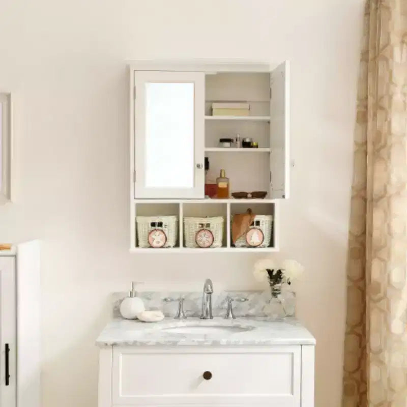 Gabinete de almacenamiento para baño, armario para medicamentos con espejo, 2 puertas, 2 estantes ajustables + 3 cestas de almacenamiento estilo navideño