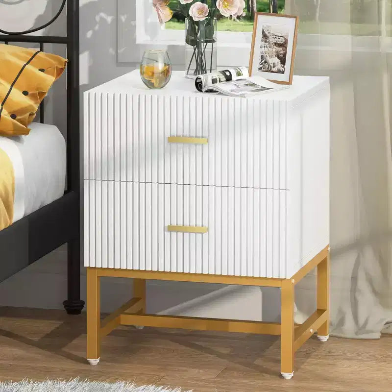 Mesita de noche de 2 cajones, mesa auxiliar moderna estriada con almacenamiento, mesa decorativa de madera para dormitorio, sala de estar y espacios pequeños, blanca