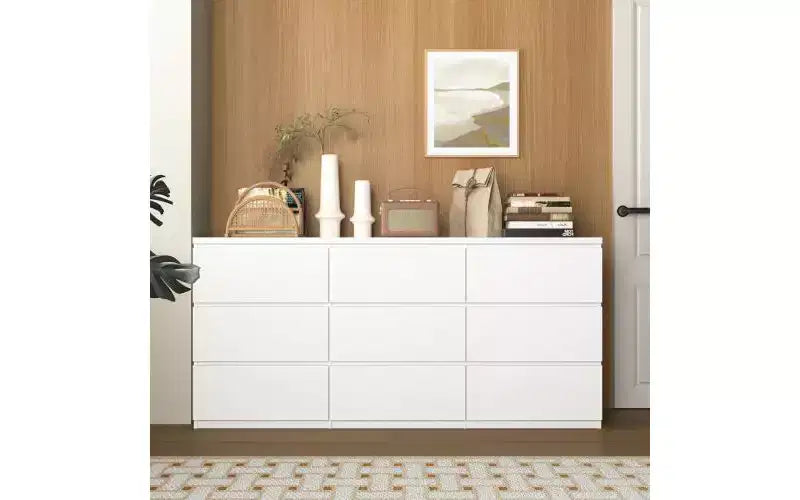 Geräumige moderne Kommode mit 9 grifflosen Schubladen, 63 Zoll; Holzschrank mit Stauraum, geeignet für Wohnzimmer oder Schlafzimmer, Weiß